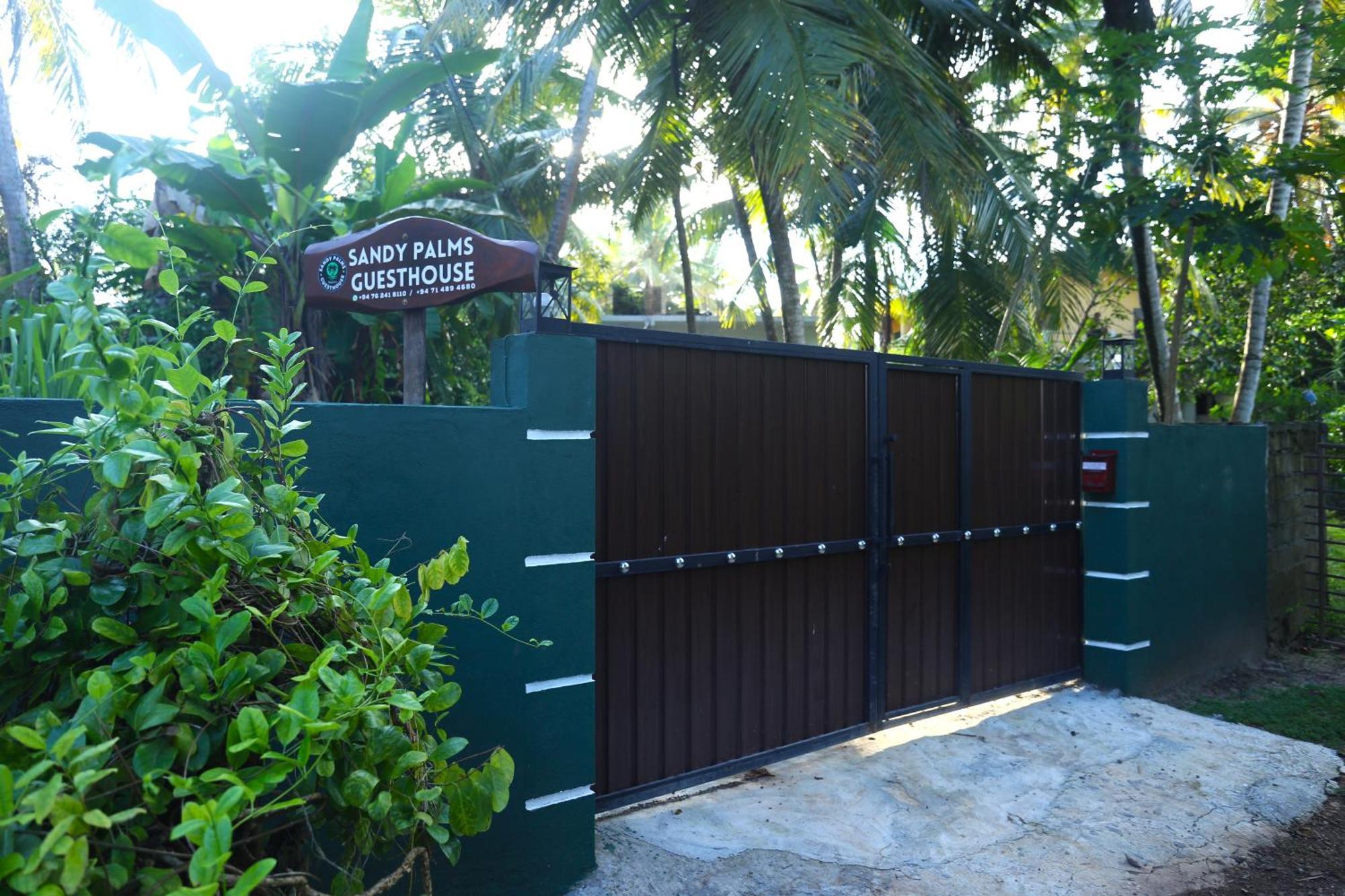 Sandy Palms Guesthouse Хіккадува Екстер'єр фото