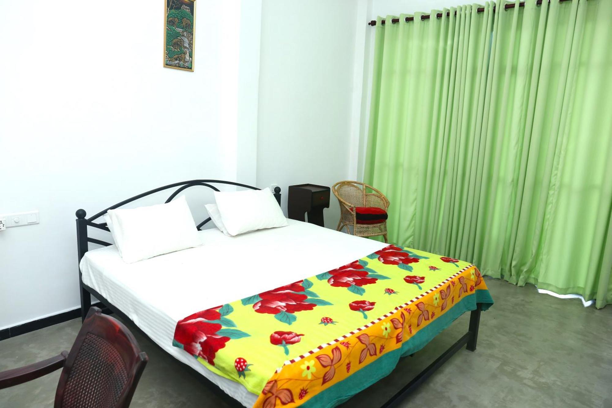 Sandy Palms Guesthouse Хіккадува Екстер'єр фото