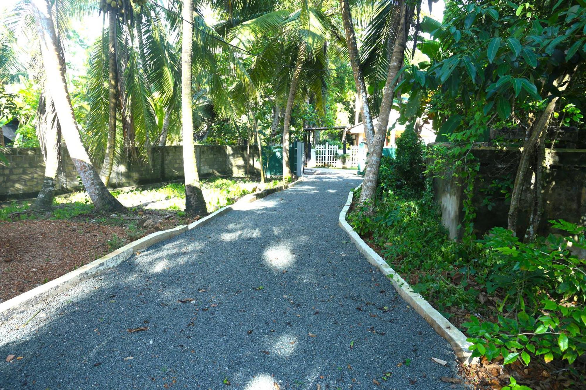 Sandy Palms Guesthouse Хіккадува Екстер'єр фото