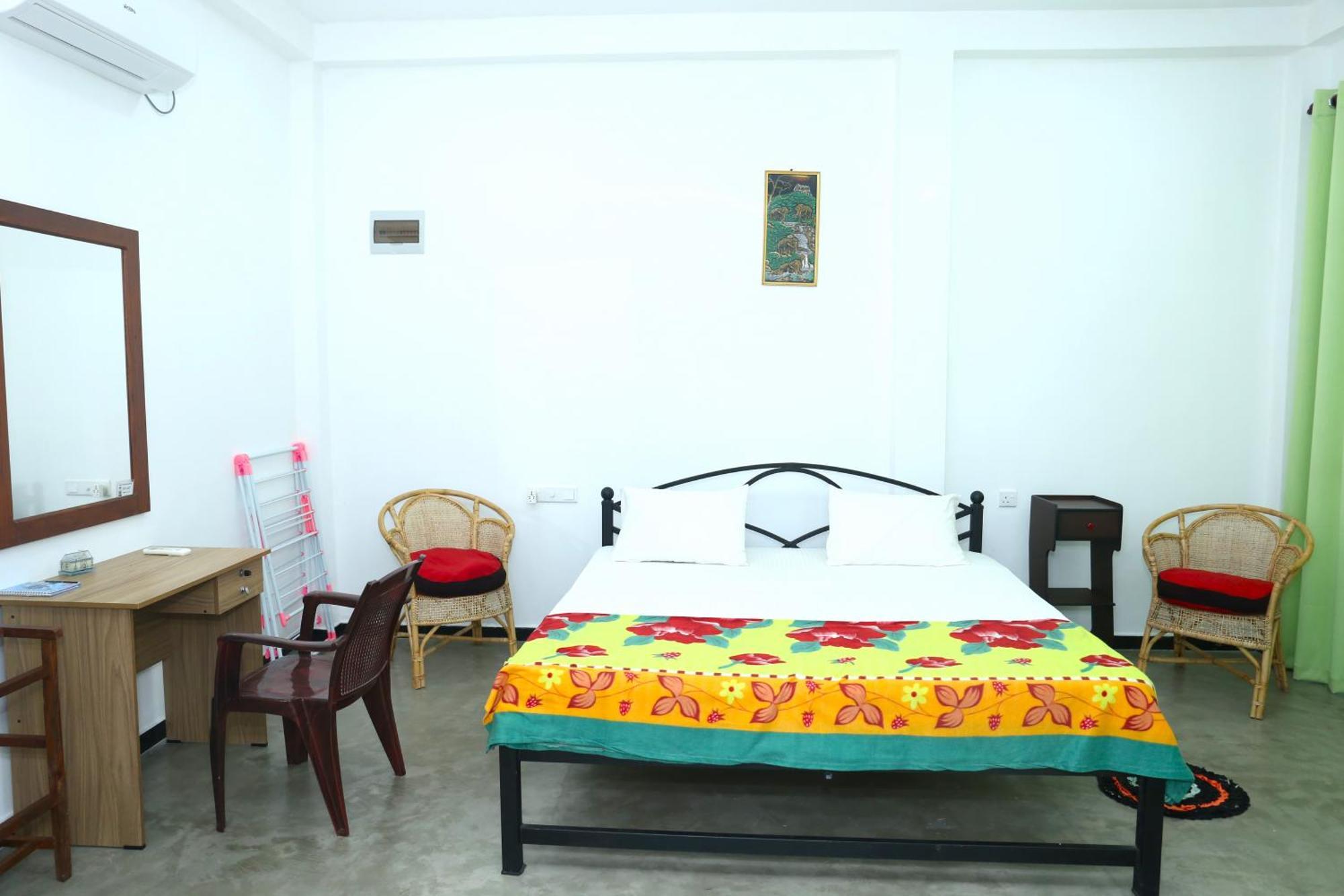 Sandy Palms Guesthouse Хіккадува Екстер'єр фото