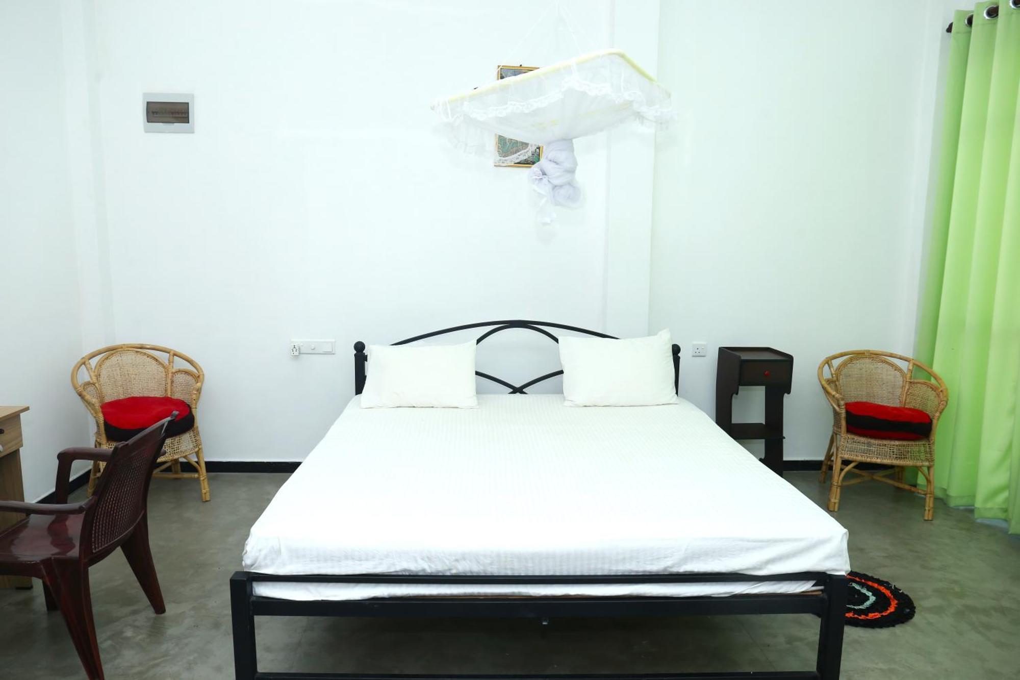 Sandy Palms Guesthouse Хіккадува Екстер'єр фото