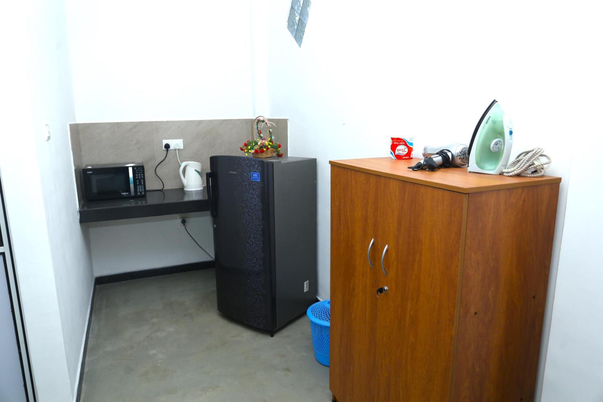 Sandy Palms Guesthouse Хіккадува Екстер'єр фото