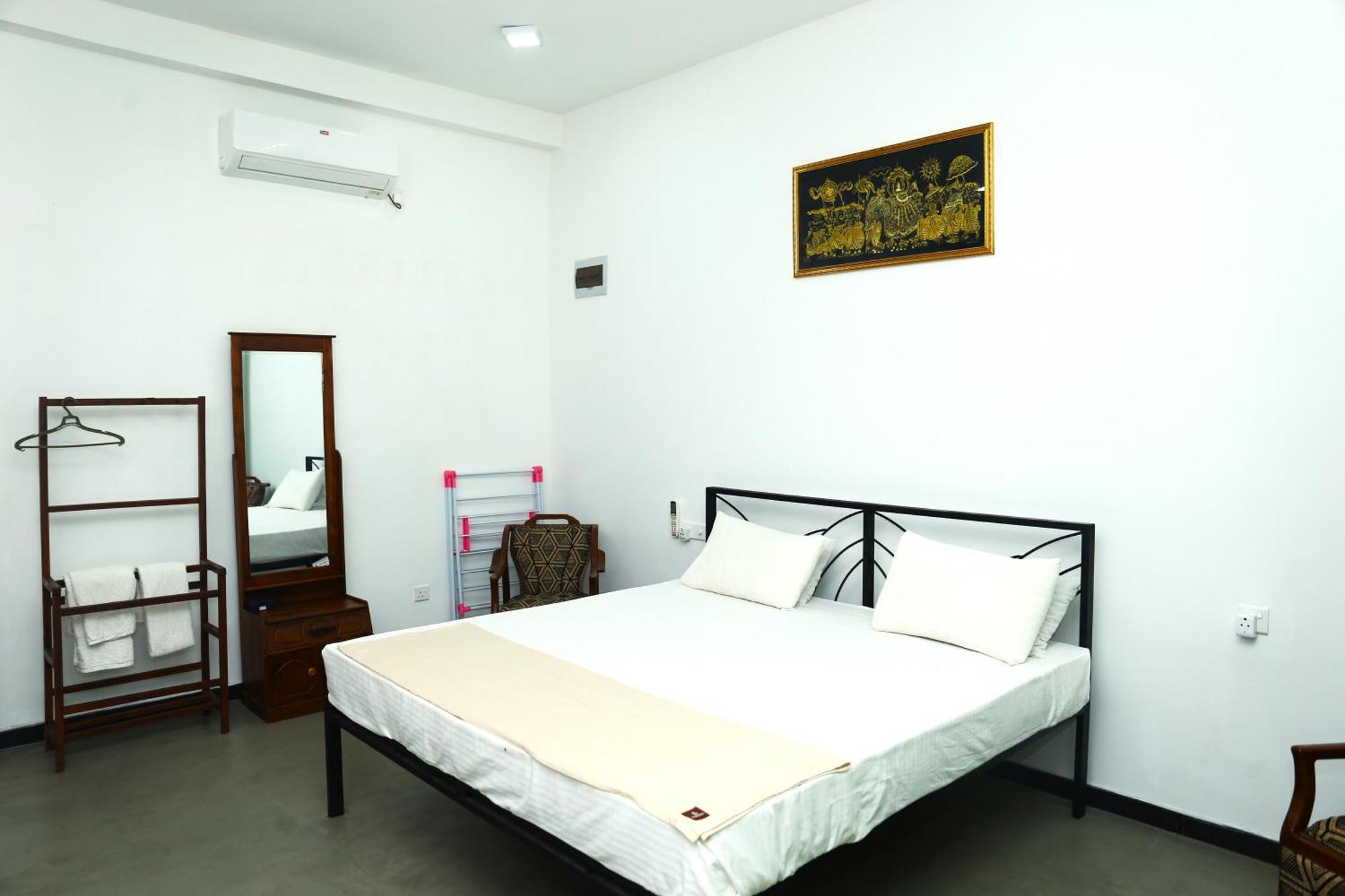 Sandy Palms Guesthouse Хіккадува Екстер'єр фото